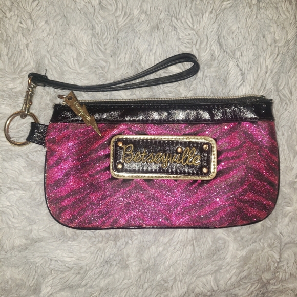 FREE W/ PURCHASE Betsyville Pink Zebra Wristlet - Picture 1 of 3